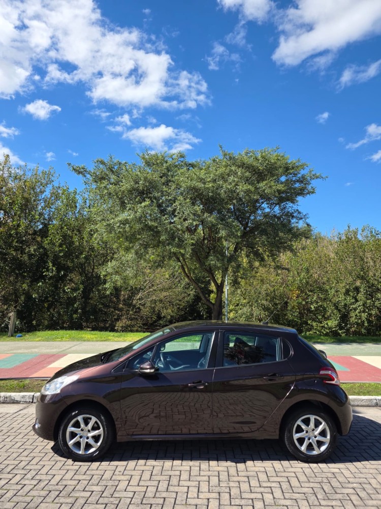 Peugeot 208 Allure touchscreen — foto 11